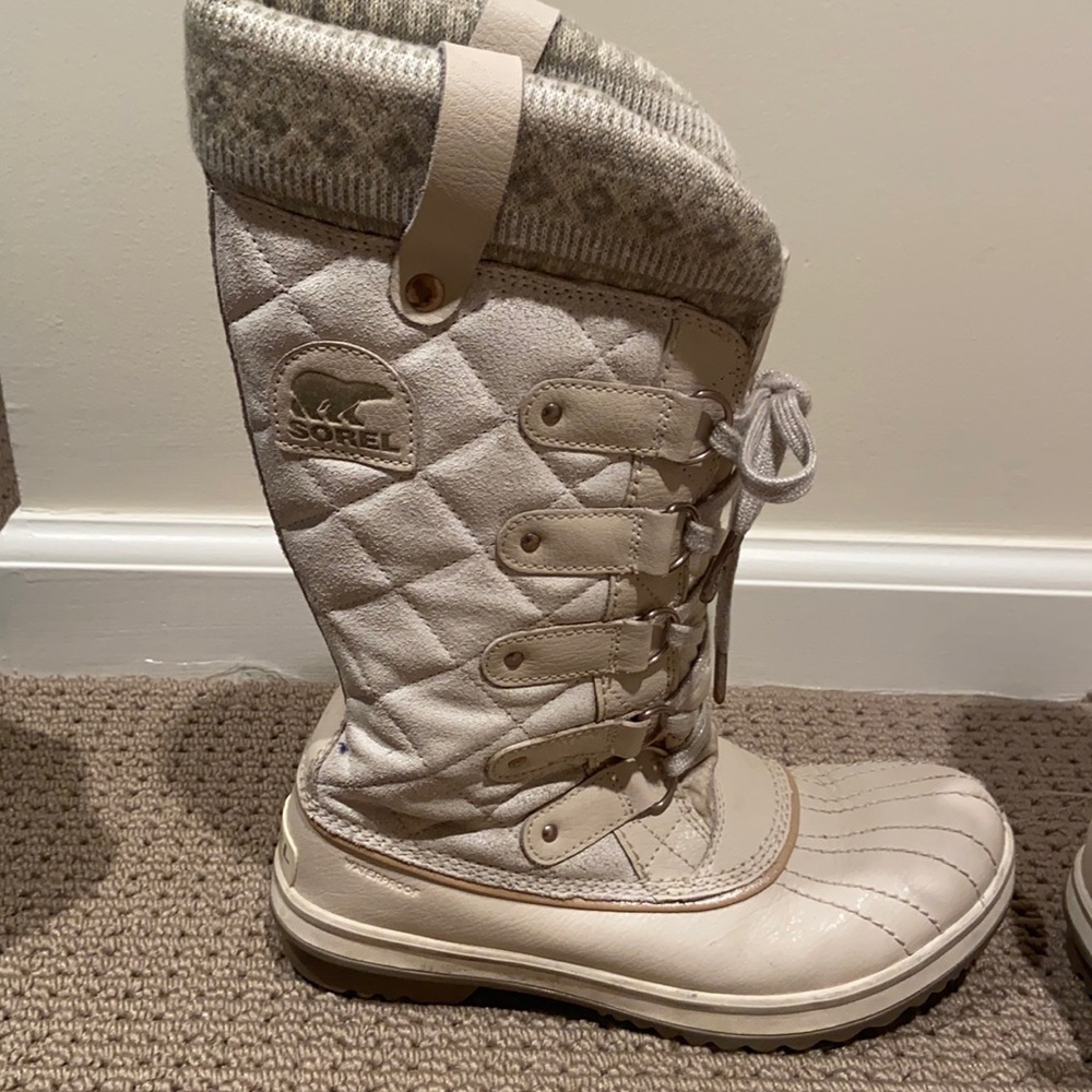 Sorel Women's Winter Boots in Cream and Gray